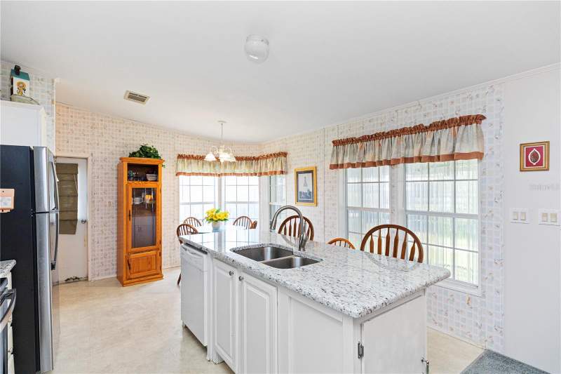 3 bedroom Manufactured Home at 3204 Sunny Harbor Drive, Pelican Harbor Mob Home Estates, Punta Gorda — photo 4