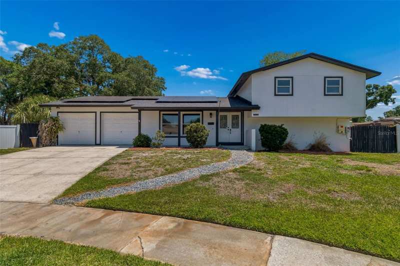4 bedroom Single Family Residence at 7111 Gateway Court, Townn Country Park Unit 30, Tampa — photo 1