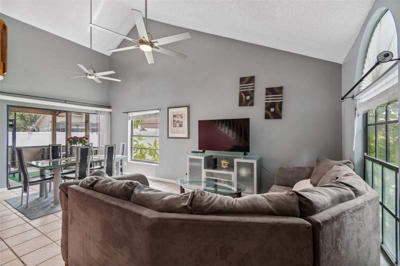 3 bedroom Single Family Residence at 5485 Friarsway Drive, Hampton Park Unit No 3, Tampa — photo 5