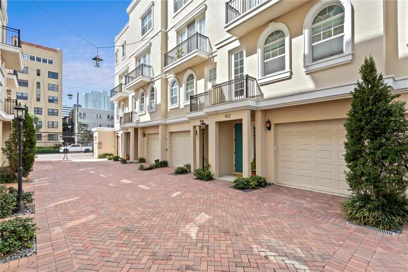 3 bedroom Townhouse at 412 REGENT LANE, REGENT LANE, ST PETERSBURG — photo 3