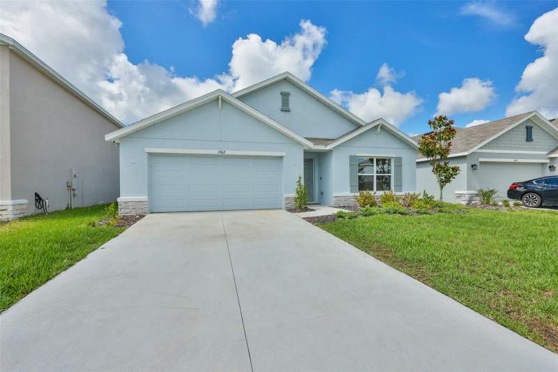 4 bedroom Single Family Residence at 1902 Tahitian Sunrise Drive, North Park Isle Ph 2B & 3A, Plant City — photo 2