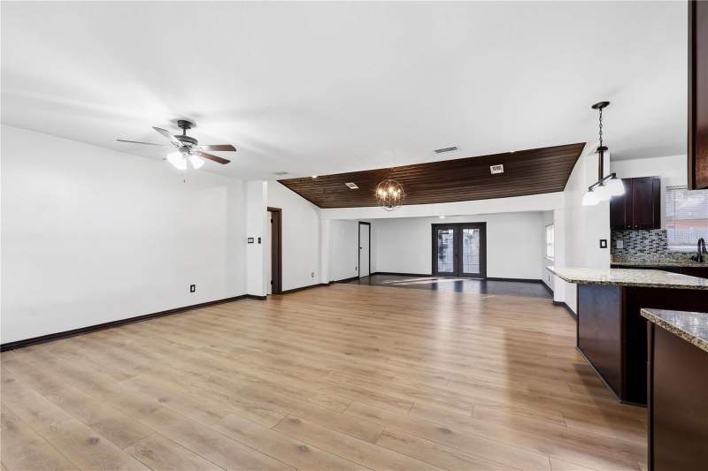 3 bedroom Single Family Residence at 8009 Cardinal Drive, Herchel Heights Rev, Tampa — photo 4