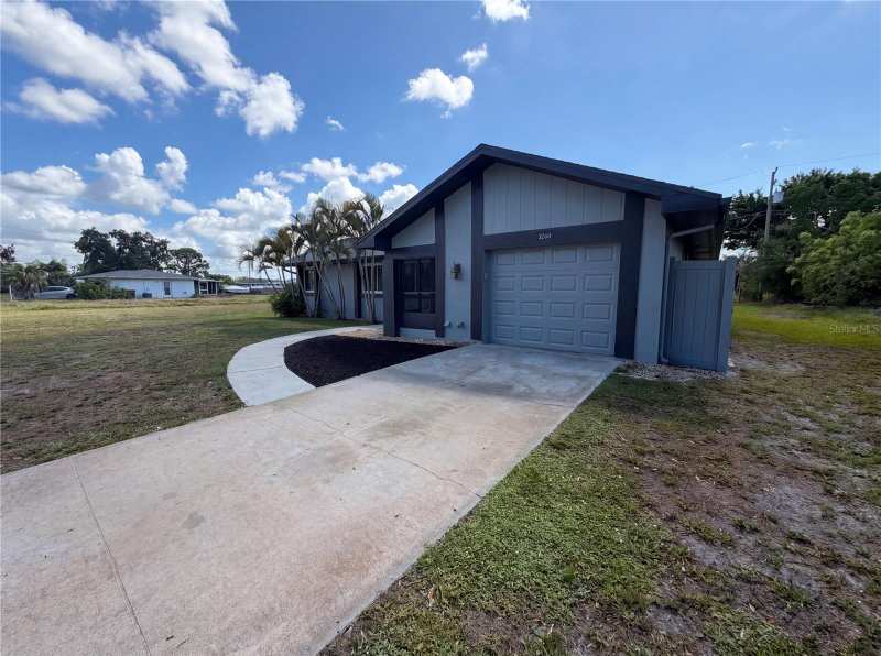 2 bedroom Single Family Residence at 3260 Pinetree Street, Port Charlotte Sec 005, Port Charlotte — photo 1