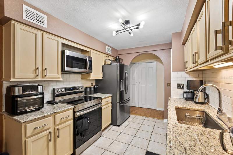 2 bedroom Condominium at 100 E Oak Terrace Drive #A2, Leesburg Coach Houses At Leesbug Condo, Leesburg — photo 5