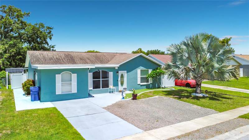 4 bedroom Single Family Residence at 3229 Covina Street, Seven Spgs Homes, New Port Richey — photo 1