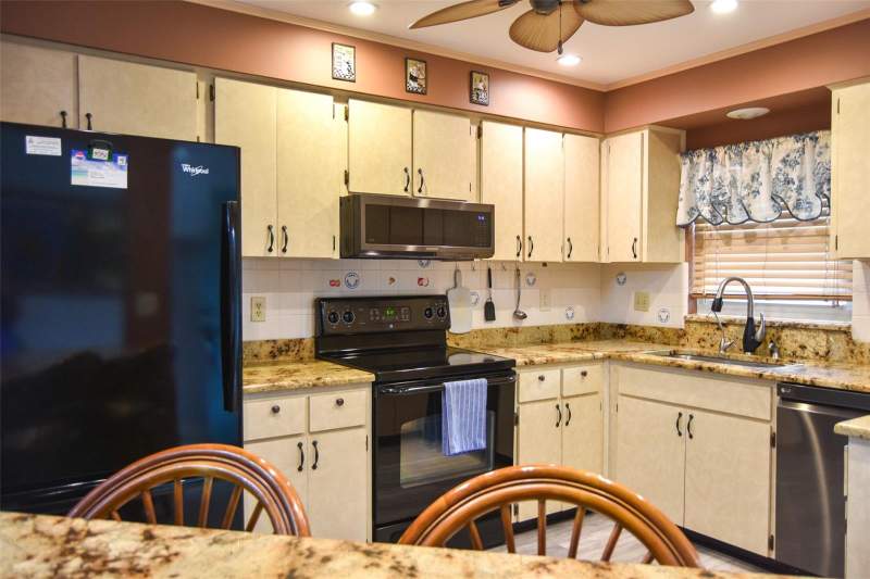 2 bedroom Villa at 1109 Tartan Drive #B, Greenview Villas Condo I, Palm Harbor — photo 4