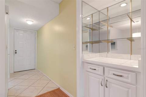 2569 Laurelwood Drive #11B, Clearwater FL - photo 6 of 38
