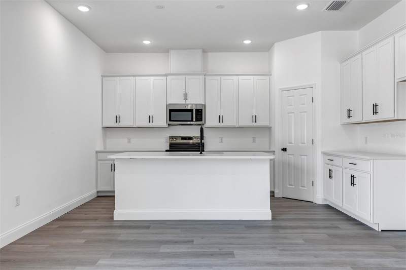 3 bedroom Single Family Residence at 1306 East Parkway, Daytona Park Estates Sec E, Deland — photo 4