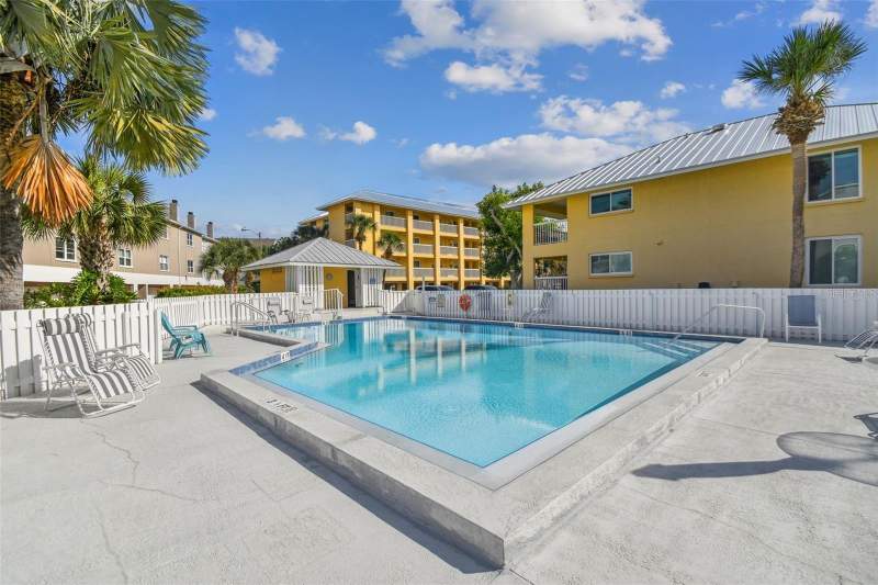 2 bedroom Condominium at 1125 Pinellas Bayway #302, Old Island Inn Condo, Tierra Verde — photo 3