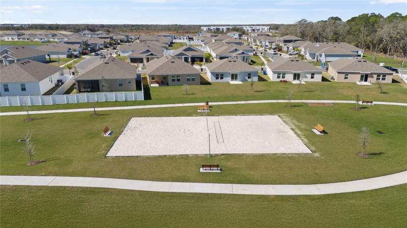5 bedroom Single Family Residence at 4561 Golden Knight Trail, Knightsbridge 50S, Kissimmee — photo 4