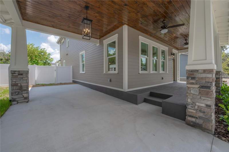 4 bedroom Single Family Residence at 1222 E CHELSEA STREET, NEBRASKA HEIGHTS, TAMPA — photo 5