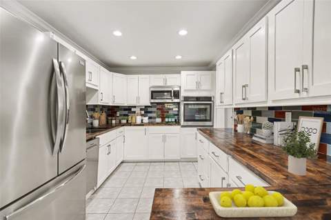 468 Grenier Drive, North Fort Myers FL - photo 10 of 39