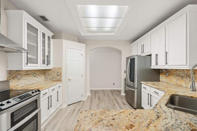 5 bedroom Single Family Residence at 1679 Grandiflora Avenue, Clermont Lost Lake, Clermont — photo 2
