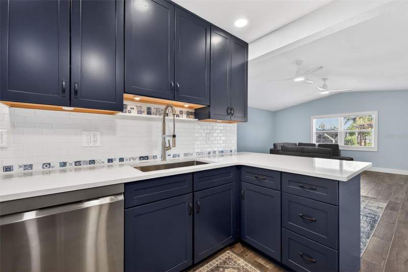 3 bedroom Single Family Residence at 8711 Bay Crest Lane, Bay Crest Park Unit No 11, Tampa — photo 5