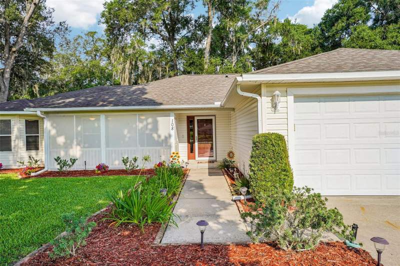 4 bedroom Single Family Residence at 108 Cherry Blossom Lane, Spring Arbor Village, Lady Lake — photo 4