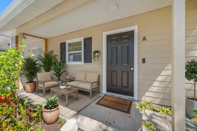 2 bedroom Townhouse at 152 Douglas Road #A, Oldsmar Sub, Oldsmar — photo 2