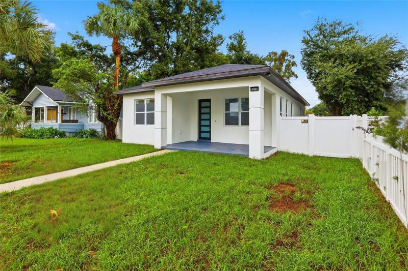 4 bedroom Single Family Residence at 926 11th Avenue, Greenwood Park, St Petersburg — photo 2