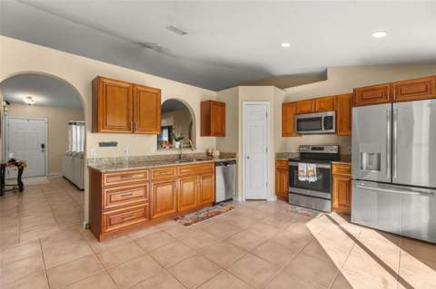 374 Colonade Court, Kissimmee FL - photo 9 of 36