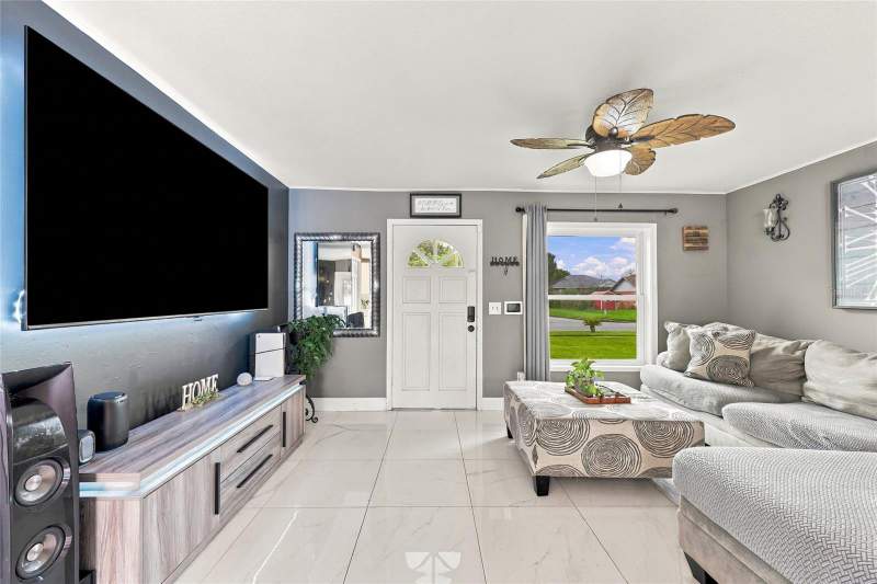 3 bedroom Single Family Residence at 8301 Sarnow Drive, East Orlando Sec 04 Rep, Orlando — photo 4
