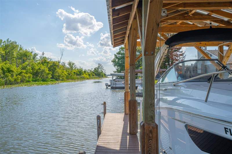 Lake Harris Shores