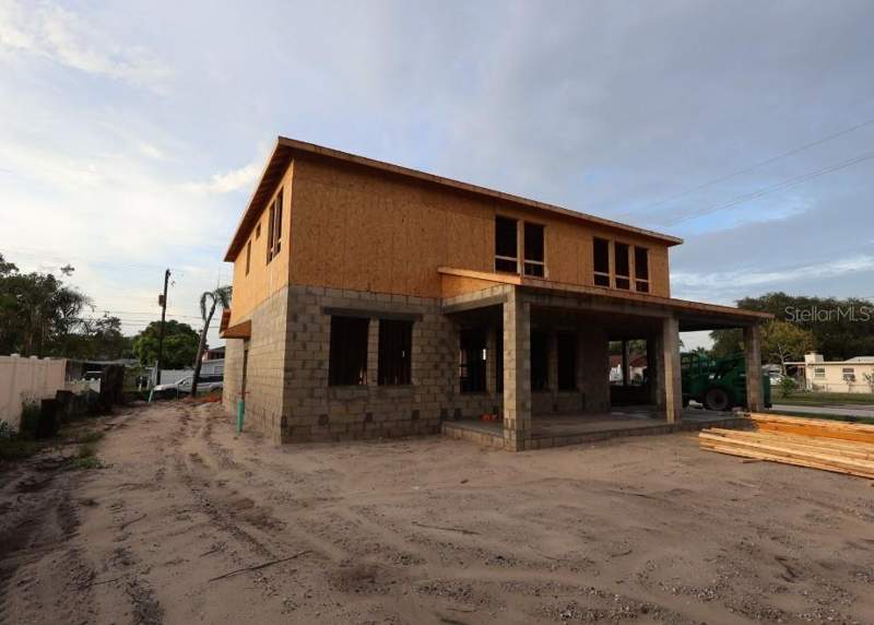 5 bedroom Single Family Residence at 4002 W Gray Street, North Bon Aire, Tampa — photo 3