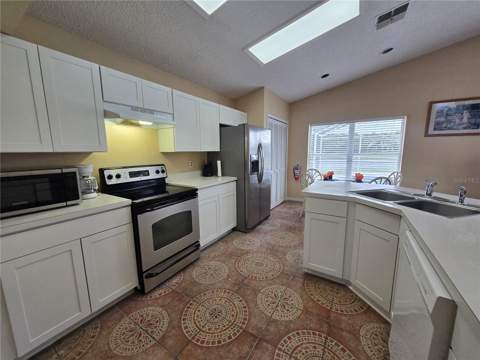 3011 Bransbury Court, Kissimmee FL - photo 6 of 42