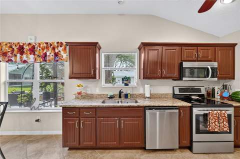313 Gonzales Place, Lady Lake FL - photo 13 of 30
