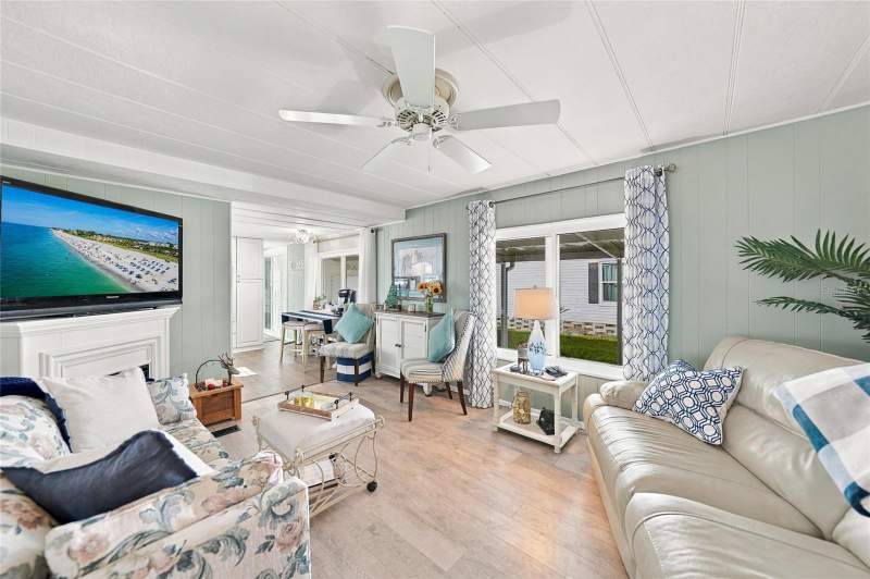2 bedroom Mobile Home at 635 Blackburn Boulevard, Harbor Cove, North Port — photo 4