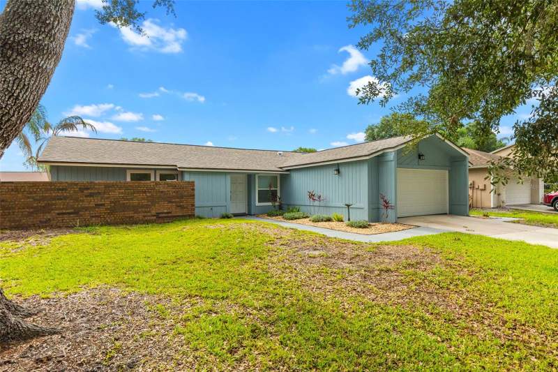 4 bedroom Single Family Residence at 15917 Country Farm Place, Country Place Unit IV B, Tampa — photo 4