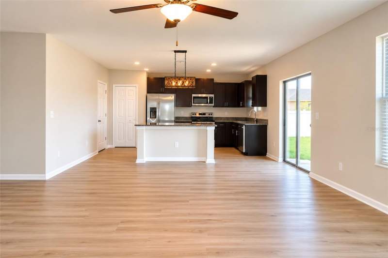 4 bedroom Single Family Residence at 715 Calico Scallop Street, Shell Cove Ph 1, Ruskin — photo 2