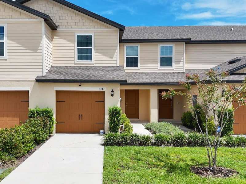 3 bedroom Townhouse at 1552 Wynford Circle, Hamlets/Tavares, Tavares — photo 1