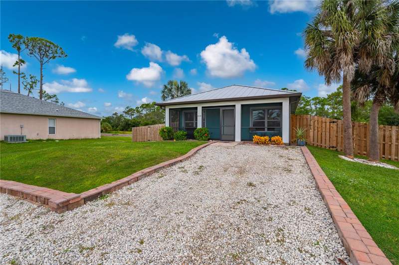 1 bedroom Single Family Residence at 1027 Campbell Street, Port Charlotte Sec55, Port Charlotte — photo 5