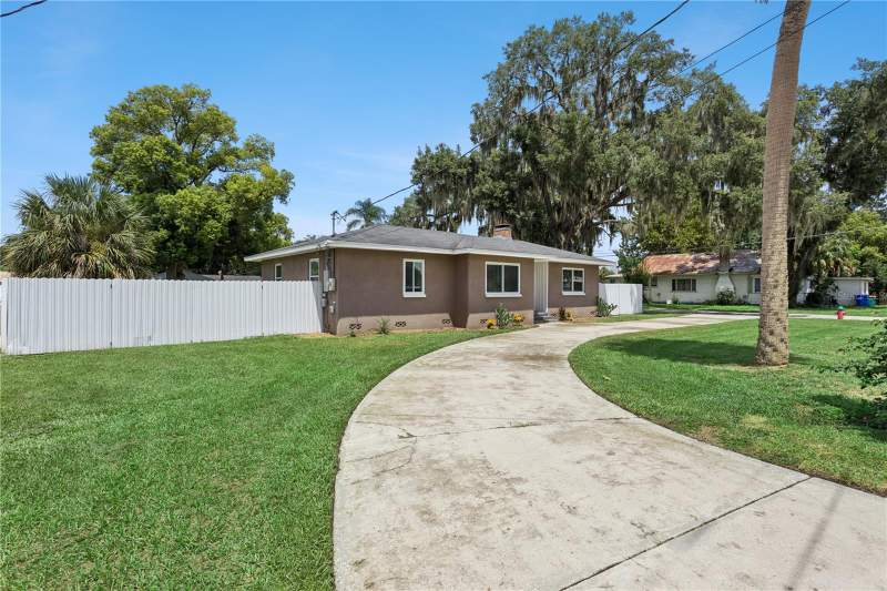 2 bedroom Single Family Residence at 723 N Rockingham Avenue, Tavares, Tavares — photo 2