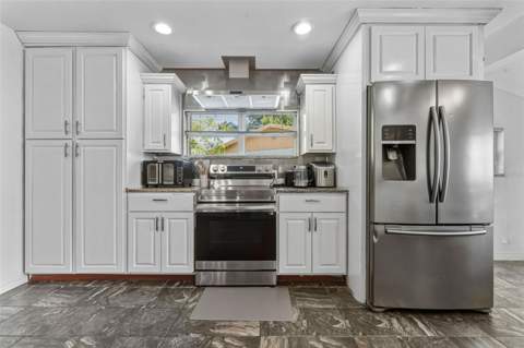 5017 Stolls Avenue, Tampa FL - photo 13 of 48