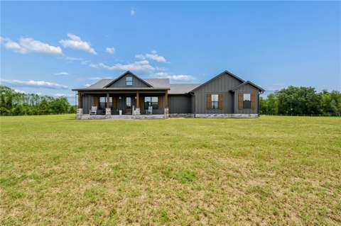 3396 NW 31St Avenue, home for sale in Bell 32619