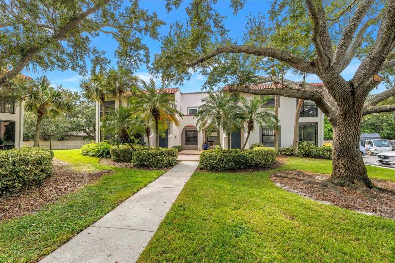 2 bedroom Condominium at 484 Santa Cruz Place #F, Plaza Villas One Condo, St Petersburg — photo 3