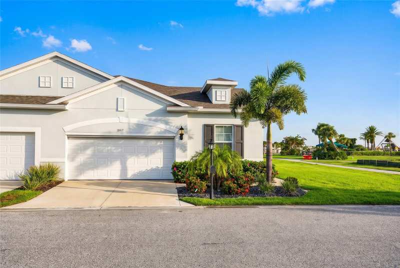 2 bedroom Villa at 1867 Nottingham Trail, Tusgs Gate Ph 8, Port Charlotte — photo 1