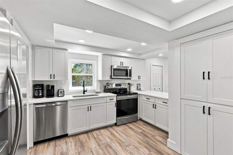 4 bedroom Single Family Residence at 113 4th Avenue, Morey Beach, St Pete Beach — photo 3