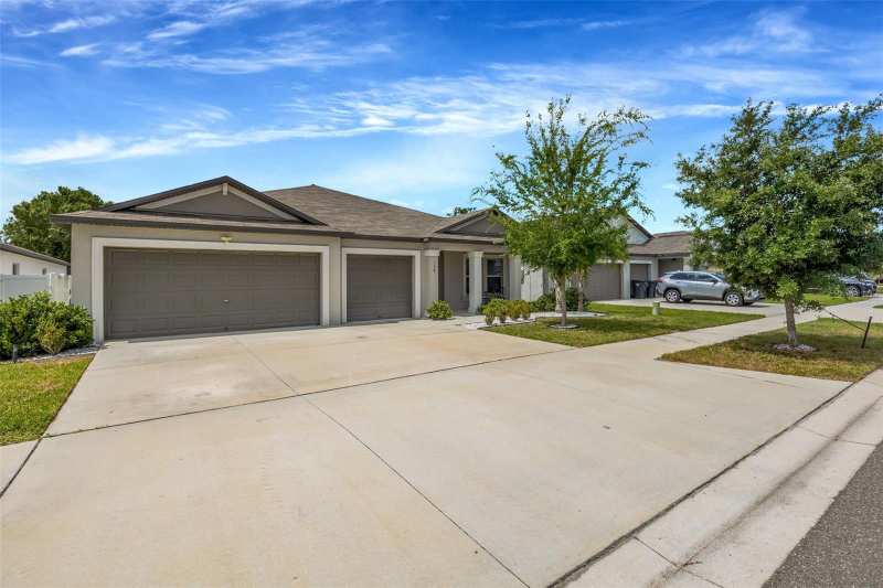 4 bedroom Single Family Residence at 138 Rain Berry Avenue, Osprey Reserve, Ruskin — photo 1