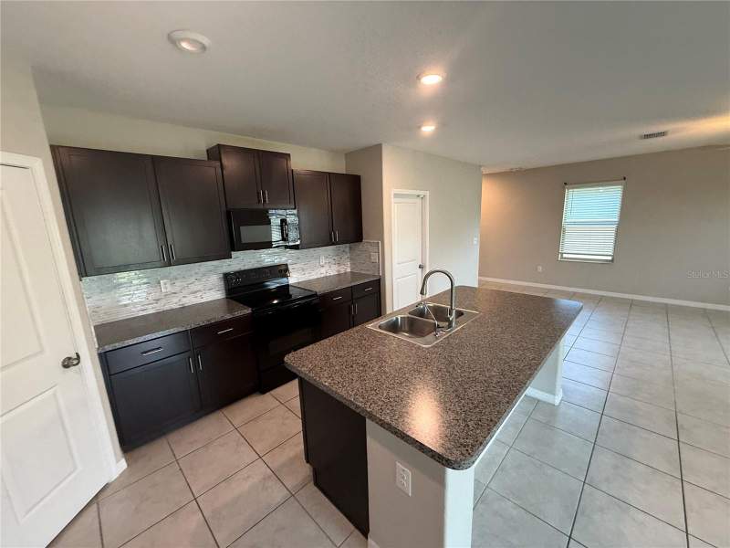 4 bedroom Single Family Residence at 4540 Eternal Prince Drive, Cypress Crk Ph 3 & 4 Prcl J, Sun City Center — photo 4