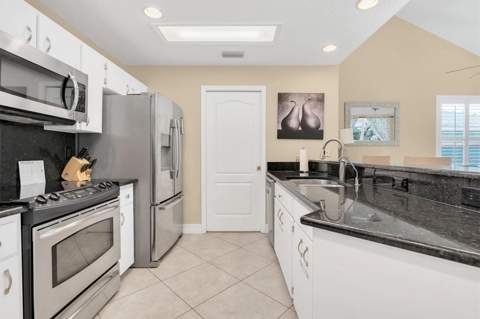 906 Landmark Circle, Tierra Verde FL - photo 14 of 47