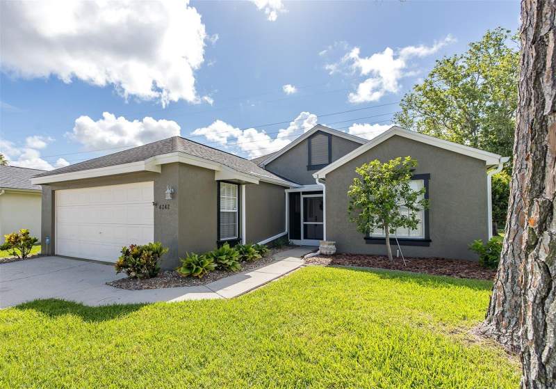 3 bedroom Single Family Residence at 4242 Northampton Drive, Millpond Estates, New Port Richey — photo 2