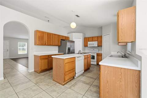 955 Louvre Court, Kissimmee FL - photo 10 of 38