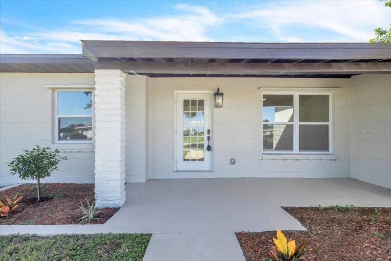 3 bedroom Single Family Residence at 400 Dalton Boulevard, Port Charlotte Sec 004, Port Charlotte — photo 5