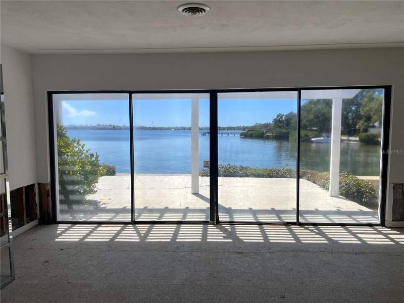 3 bedroom Single Family Residence at 2431 SUNRISE DRIVE, TROPICAL SHORES 2ND ADD, ST PETERSBURG — photo 5