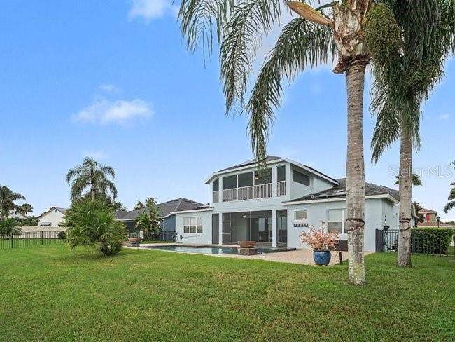 4 bedroom Single Family Residence at 11323 LAKE LUCAYA DRIVE, LUCAYA LAKE CLUB PH 1A, RIVERVIEW — photo 2