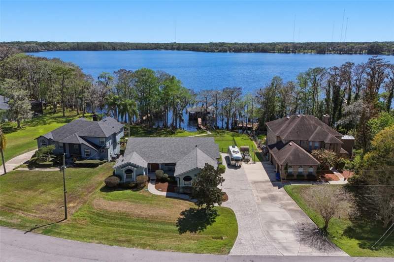 Lake Mills Shores