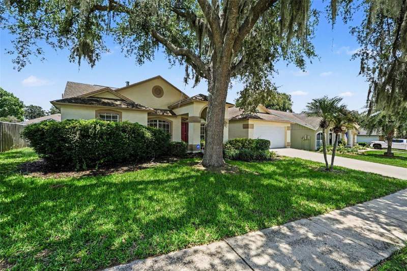 4 bedroom Single Family Residence at 2909 Starmount Drive, Buckhorn Fifth Add Unit 1, Valrico — photo 3