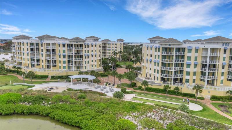 3 bedroom Condominium at 795 Collany Road #304, Sunset Pointe At Collany Key III Condo, St Petersburg — photo 3