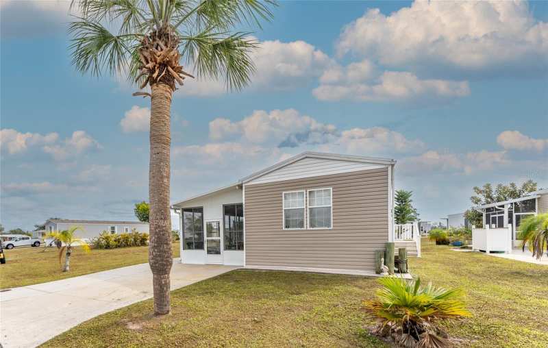2 bedroom Manufactured Home at 7348 Swinton Ave, Village Of Holiday Lake, Port Charlotte — photo 1